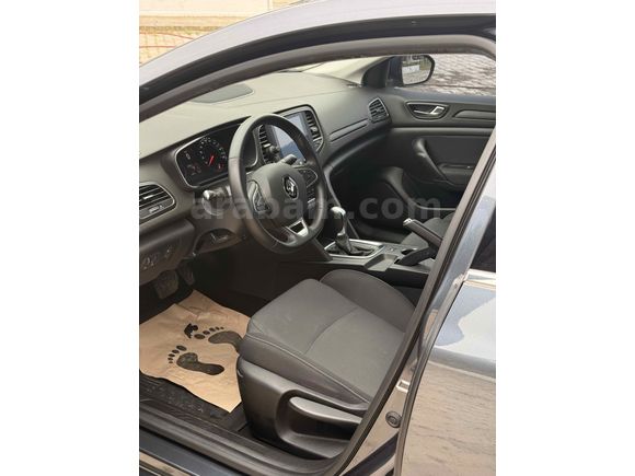 Sahibinden Renault Megane 1.3 TCe Joy 2022 Model 