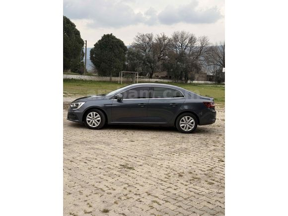Sahibinden Renault Megane 1.3 TCe Joy 2022 Model 