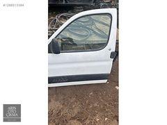 CİTROEN BERLİNGO SOL ÖN KAPI HATASIZ