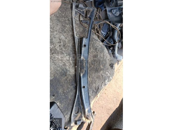 RENAULT KANGO ÖN CAM IZGARASI