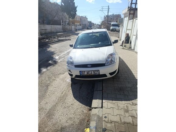 Sahibinden Ford Fiesta 1.4 TDCi Comfort 2005 Model