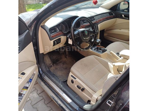 Sahibinden Skoda SuperB 2.0 TDI Elegance 2011 Model