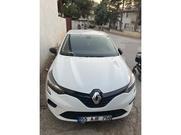Sahibinden Renault Clio 1.0 TCe Joy 2022 Model  
Memurdan temiz araç hatasız boyasız tramersiz   Yazlık kışlık lastik verilecektir servis bakımlı 