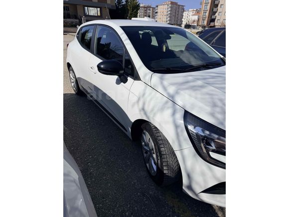 Hatasız Renault Clio 1.0 TCe Joy 2023 Model 