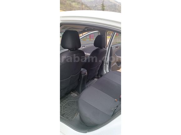 Sahibinden Hyundai Accent Blue 1.4 D-CVVT Mode Plus 2015 Model Trabzon 125000 km Beyaz