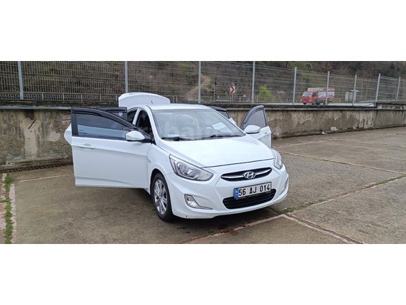 Sahibinden Hyundai Accent Blue 1.4 D-CVVT Mode Plus 2015 Model Trabzon 125000 km Beyaz