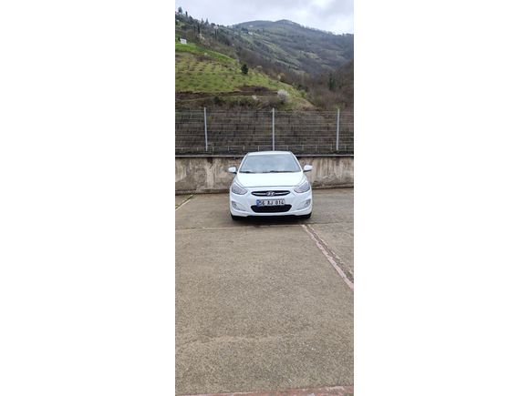 Sahibinden Hyundai Accent Blue 1.4 D-CVVT Mode Plus 2015 Model Trabzon 125000 km Beyaz