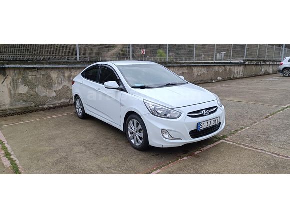 Sahibinden Hyundai Accent Blue 1.4 D-CVVT Mode Plus 2015 Model Trabzon 125000 km Beyaz