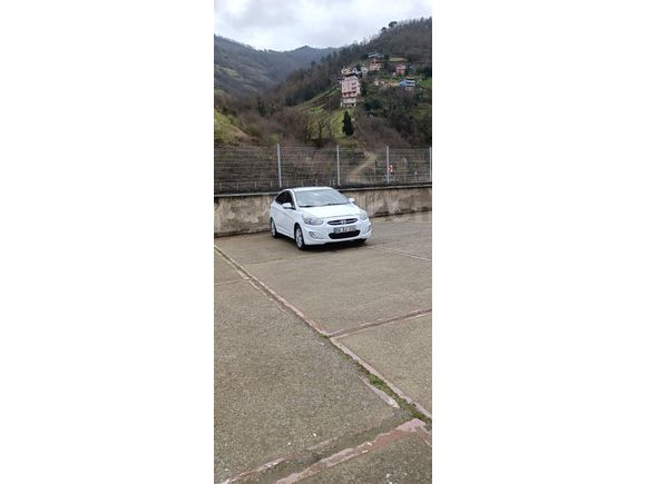 Sahibinden Hyundai Accent Blue 1.4 D-CVVT Mode Plus 2015 Model Trabzon 125000 km Beyaz