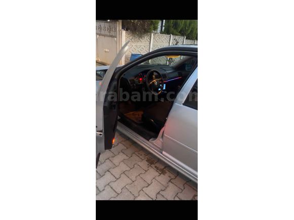 Volkswagen Golf 1.6 Comfortline 2001 Model