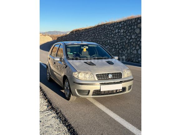 Sahibinden Fiat Punto 1.4 Dynamic 2004 Model  267.000 km Gri