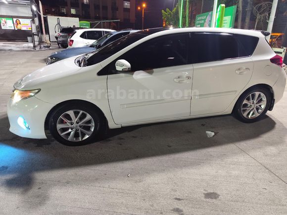 Sahibinden Toyota Auris 1.4 D-4D Active Skypack 2013 Model