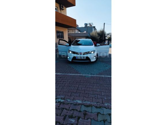 Sahibinden Toyota Auris 1.4 D-4D Active Skypack 2013 Model