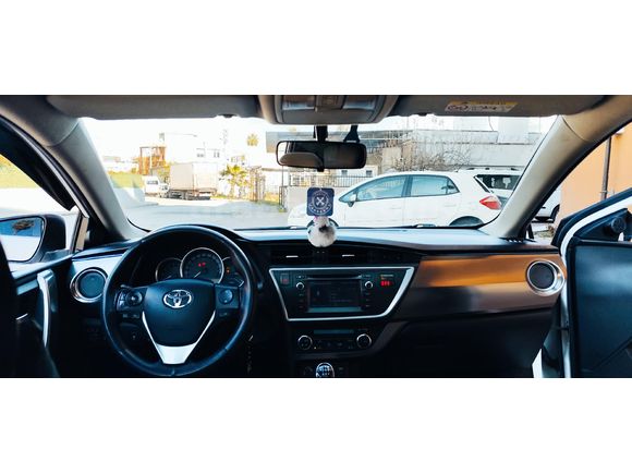 Sahibinden Toyota Auris 1.4 D-4D Active Skypack 2013 Model