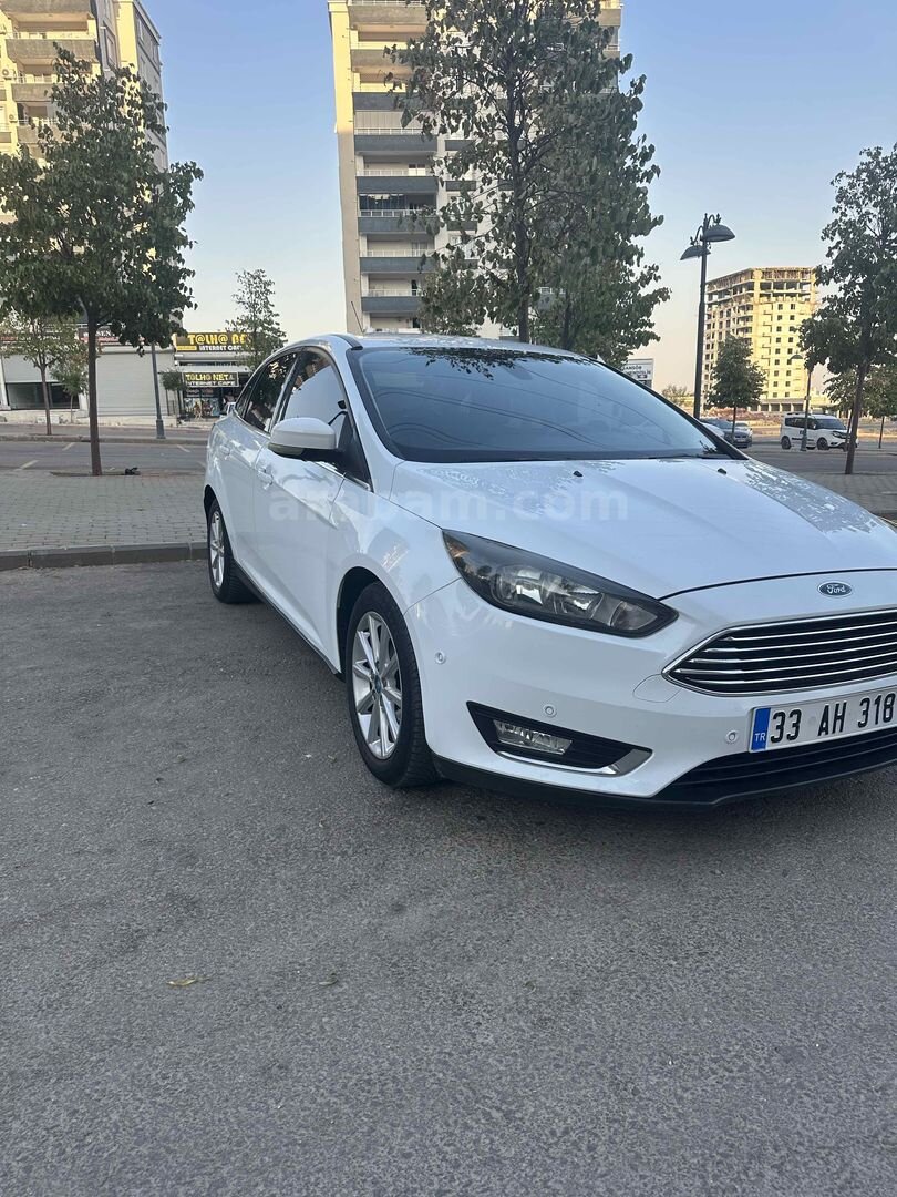 Galeriden Ford Focus 1.5 TDCi Titanium 2016 Model Gaziantep 265.000 km Beyaz 4