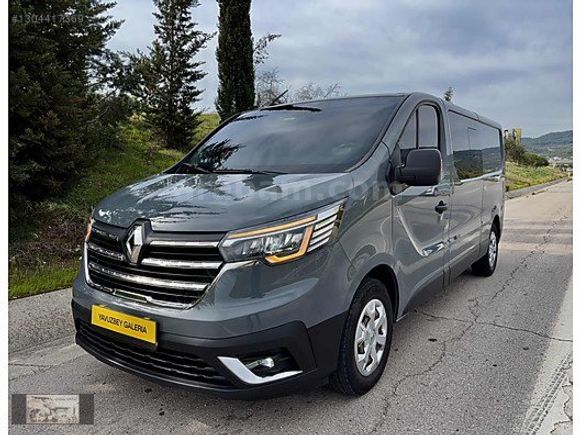 2022 MODEL 86000 KM'DE ORJİNAL 5+1 RENAULT TRAFİK