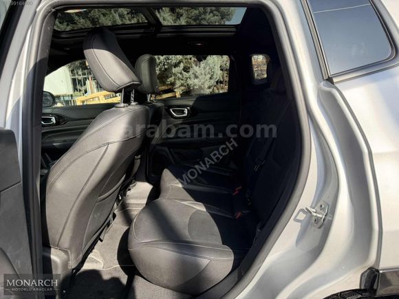 MONARCH MOTORLU ARAÇLARDAN JEEP COMPASS 80.YIL ÖZEL SERİ HATASIZ