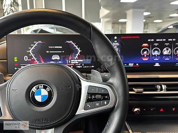 ALDATMAZ PLAZADAN 2023 MODEL BMW 320İ M SPORT BEYAZ İÇİ KIRMIZI