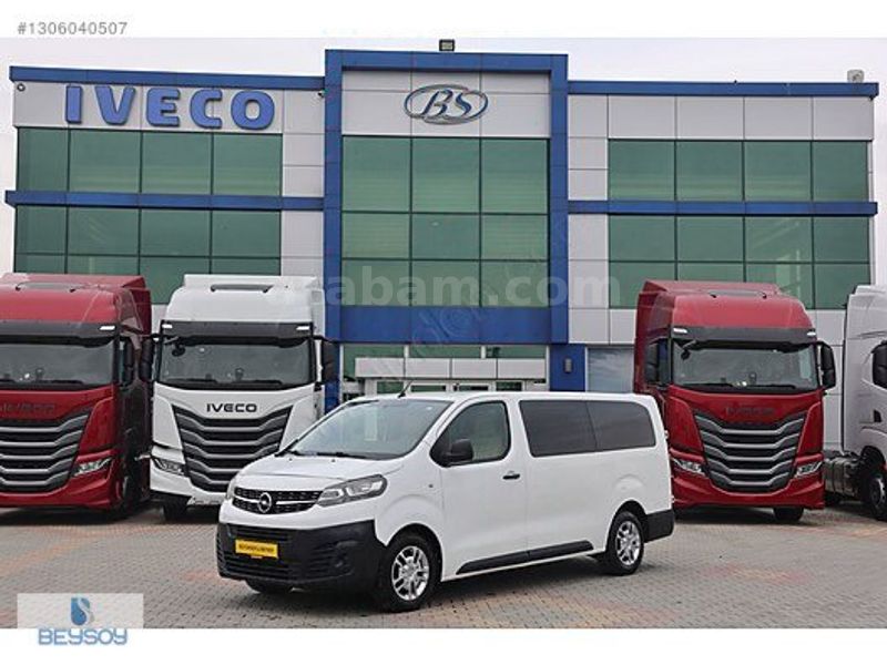 BÜYÜKSOYLU BEYSOY'DAN 2021 VİVARO 2.0 CDTI 9+1 MİNİBÜS