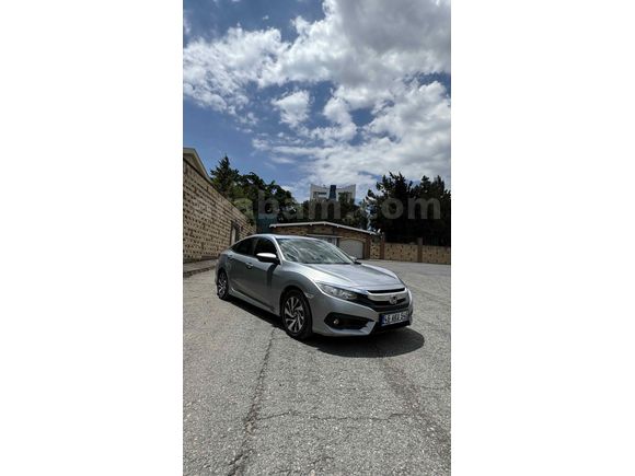 Sahibinden Honda Civic 1.6i VTEC ECO Elegance 2018 Model 
Sıvı bakımları yeni yapılmıştır.
Akü sıfır inci aküdür.