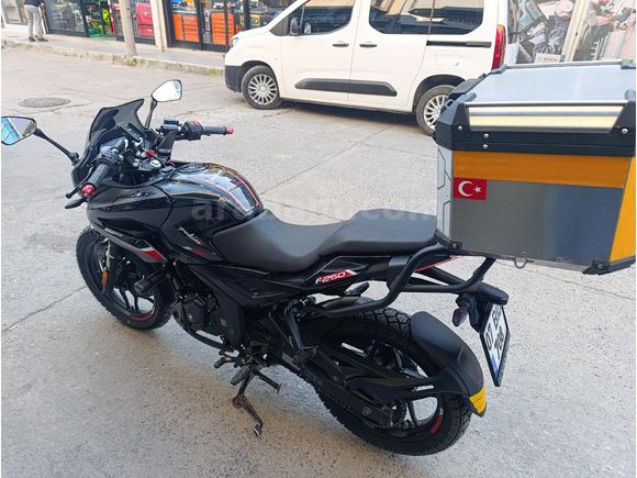 Pulsar F250 - 2024 Çıkışlı - 10 Bin Bakım Yeni Yapıldı - Dolu ve Masrafsız.