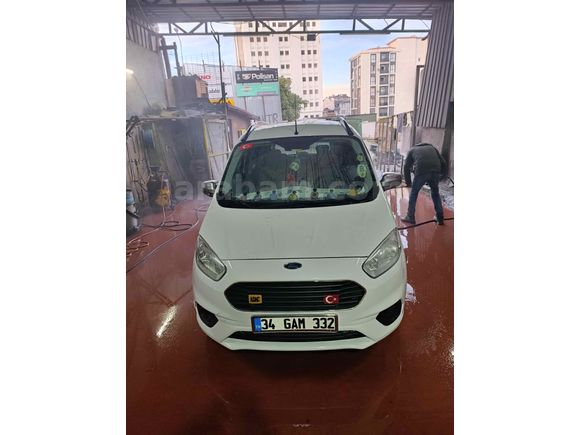Sahibinden Ford Tourneo Courier 1.5 TDCi Titanium 2022 Model 