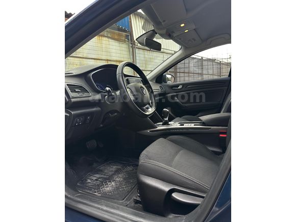Sahibinden Renault Megane 1.3 TCe Touch 2023 Model