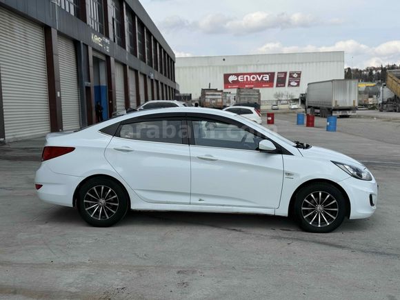  Hyundai Accent Blue 1.6 CRDI Mode 2012 Model Gaziantep