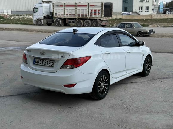  Hyundai Accent Blue 1.6 CRDI Mode 2012 Model Gaziantep