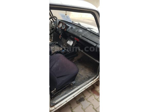1989 model 1.6 4 vites 27.07.2026 kadar vizeli motor yürüyen güzel merkezi kilit