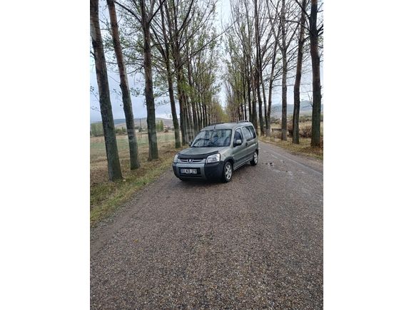 Sahibinden Peugeot Partner 2.0 HDI 2005 Model  318.000 km Yeşil (metalik)