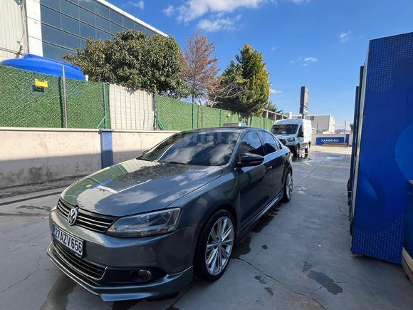 Sahibinden Volkswagen Jetta 1.6 TDi Comfortline 2012 Model  267.000 km Füme