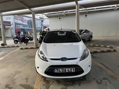 Ford Fiesta 2012 Model  düşük km Beyaz