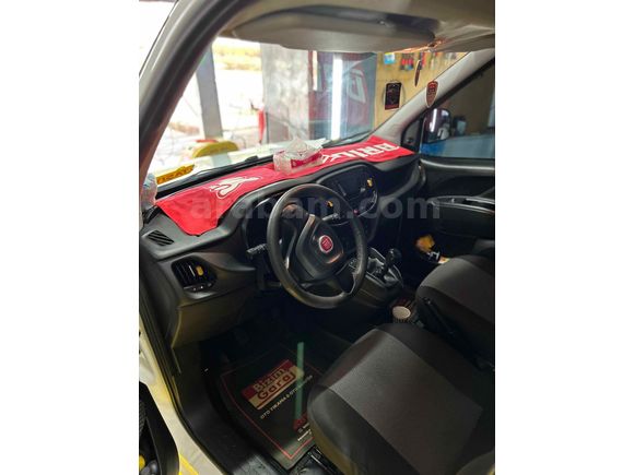 FULL YETKİLİ SERVİS BAKIMLI 1.6MJET DÜŞÜK KM DOBLO %20 FATURA
