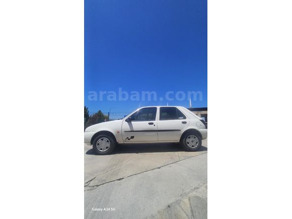 Sahibinden Temiz Bakımlı Aile arabası Ford Fiesta 1.25 Flair 2000 Model