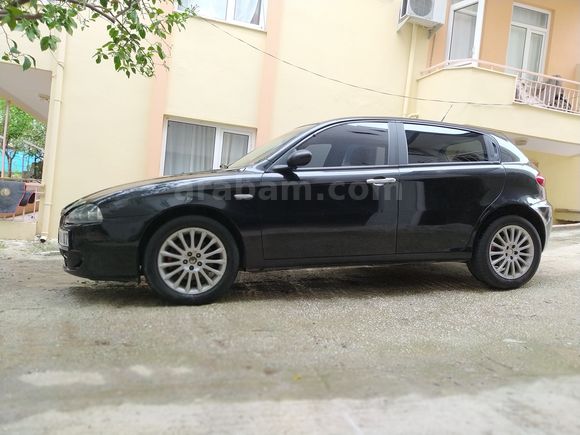 Alfa Romeo 147 1.6 TS Distinctive 2008 Model Temiz ve Bakımlı