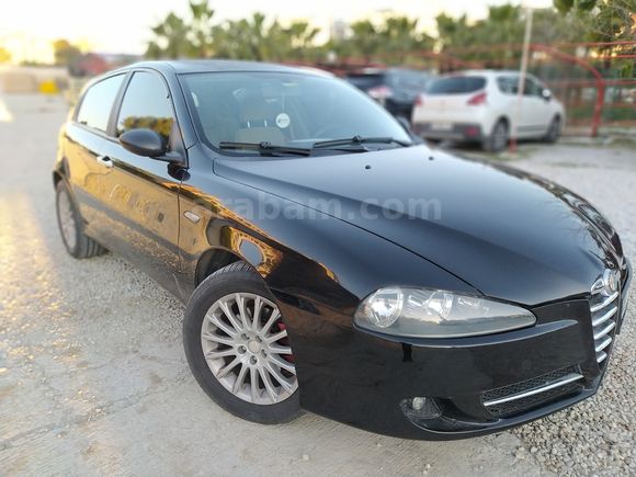 Alfa Romeo 147 1.6 TS Distinctive 2008 Model Temiz ve Bakımlı