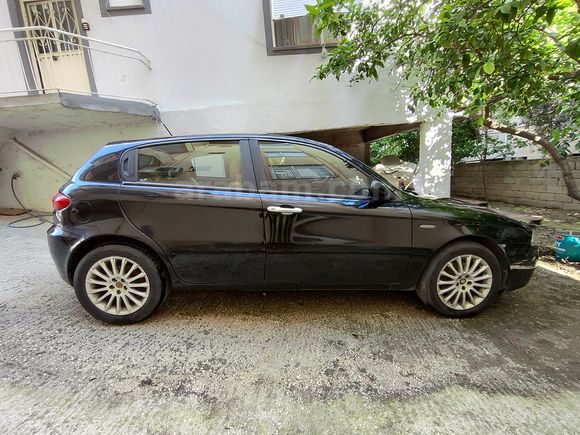 Alfa Romeo 147 1.6 TS Distinctive 2008 Model Temiz ve Bakımlı