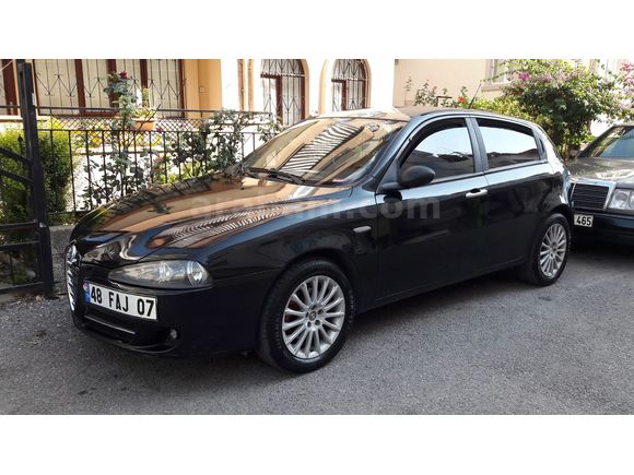 Alfa Romeo 147 1.6 TS Distinctive 2008 Model Temiz ve Bakımlı