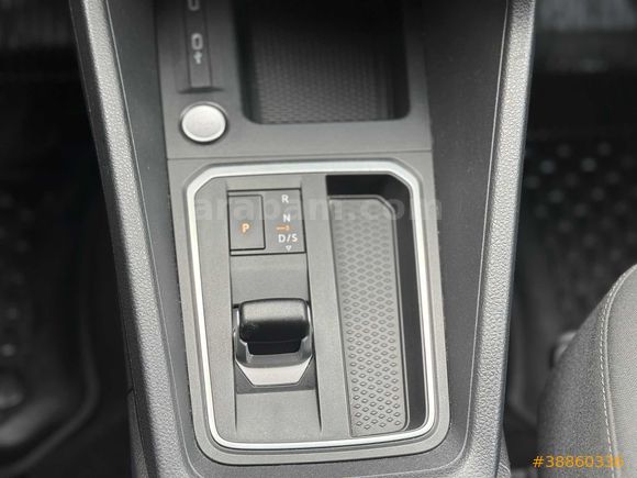 GAZİ OTOMOTİV'den 2023 FORD CONNECT 2.0 122 HP TEMİZ AİLE ARACI