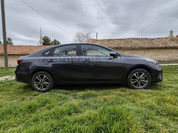 Sahibinden Kia Cerato 1.6 MPI Elegance 2024 nisan cikisli