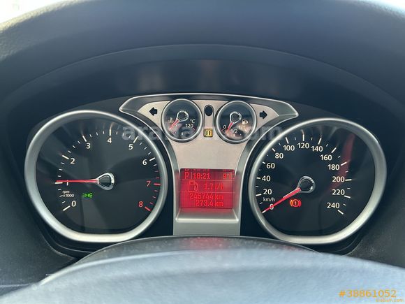 Galeriden Ford Focus 1.6 Titanium 2010 Model Çorum 245.744 km Gri