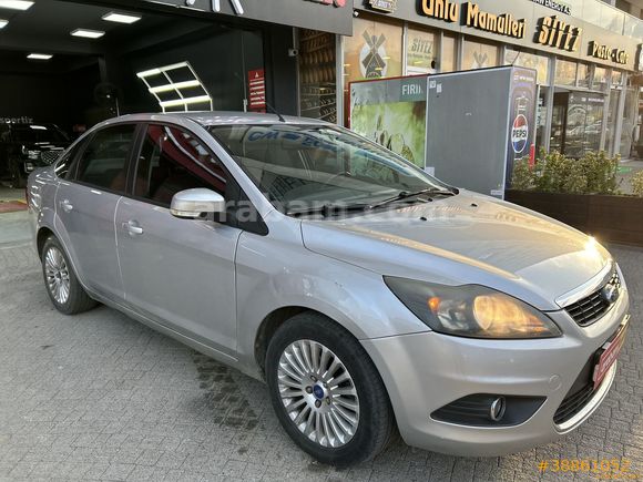 Galeriden Ford Focus 1.6 Titanium 2010 Model Çorum 245.744 km Gri