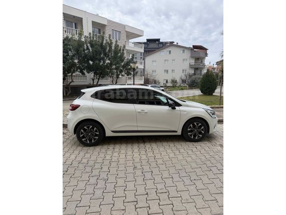 2023 YENİ CLİO, TESLA EKRAN, GERİ GÖRÜŞ KAMERASI VE FULL...