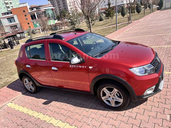 Sahibinden Dacia Sandero 0.9 TCe Stepway Easy-R 2016 Model  92.500 km Kırmızı