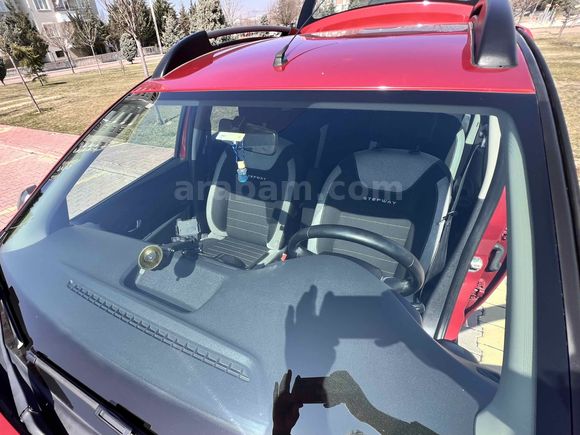 Sahibinden Dacia Sandero 0.9 TCe Stepway Easy-R 2016 Model  92.500 km Kırmızı