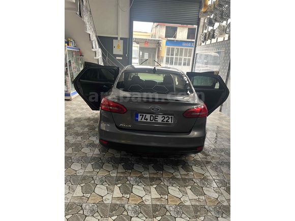 Sahibinden Ford Focus 1.6 Ti-VCT Titanium 2015 Model 