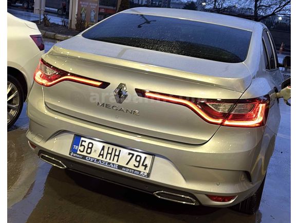 TR’DE TEK 2026 Megane 1.3 TCe Icon GSR2 