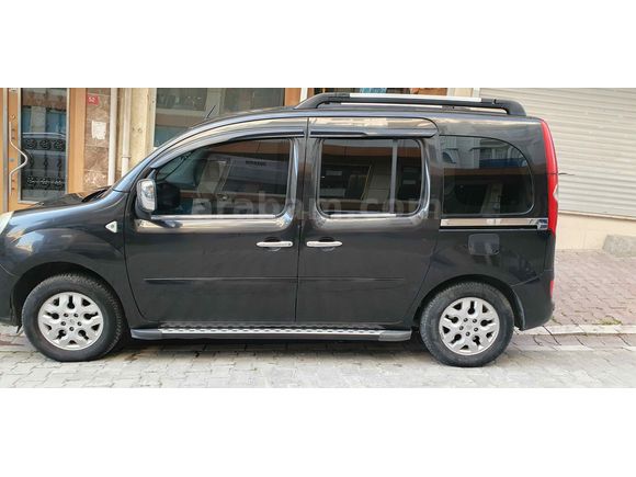 Sahibinden Renault Kangoo Multix 1.5 dCi Privilege Chromeline 2011 Model  175.000 km Siyah