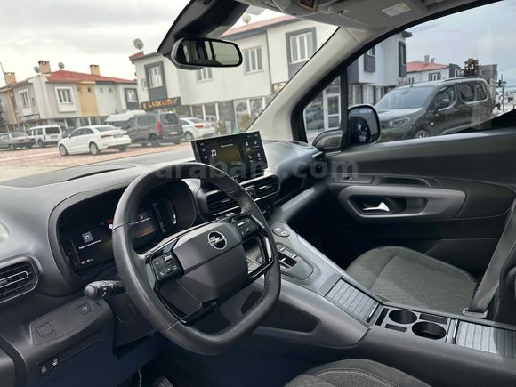 ARACIMIZ SATILMIŞTIR CAM TAVAN FUL+FUL Opel Combo 1.5 CDTI Ultimate 2024 Model Van
